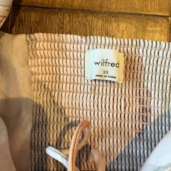 Aritzia Wilfred Pastel Colored Blouse - Picture 2 of 6